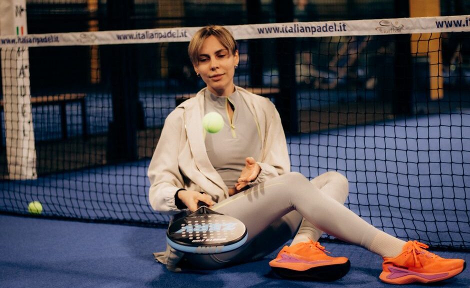 Een paar Wilson padelschoenen met uitstekende grip en comfort, ideaal voor elke padelspeler op de baan.